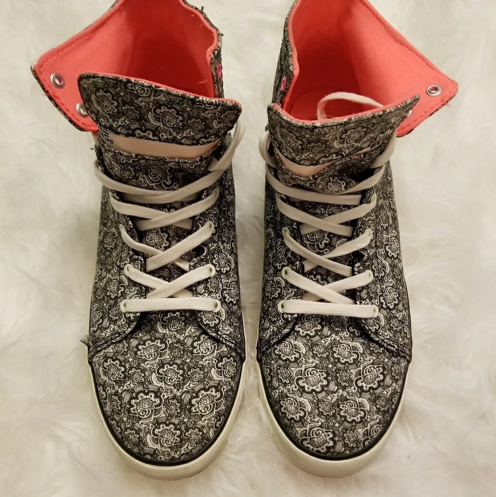Vans High-Top Paisley w/ Pink (Size 9)